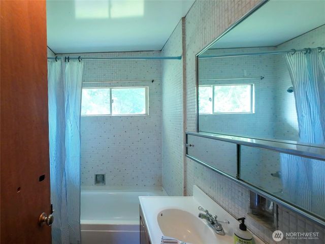 8275 State Route 20, Port Townsend, WA 98368