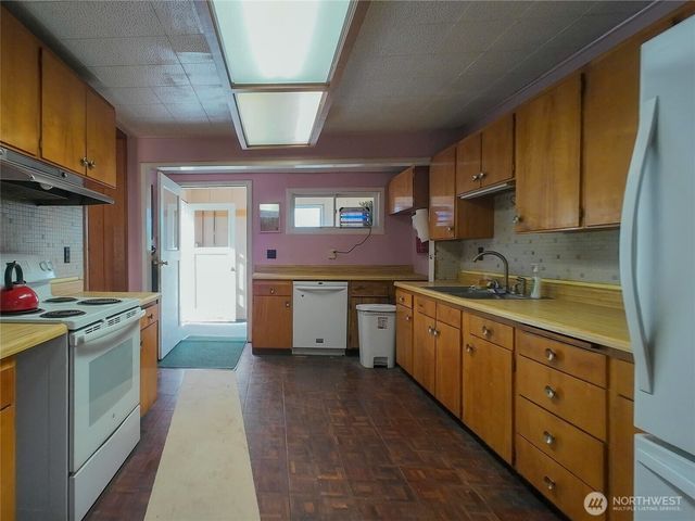 8275 State Route 20, Port Townsend, WA 98368