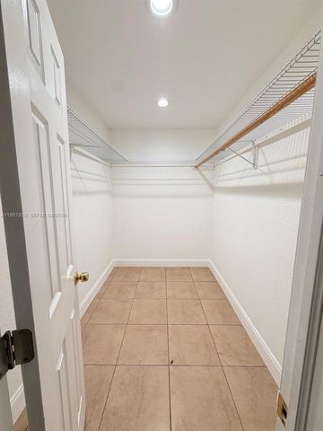 28202 SW 143rd Ct, Homestead, FL 33033