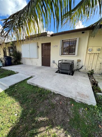 28202 SW 143rd Ct, Homestead, FL 33033
