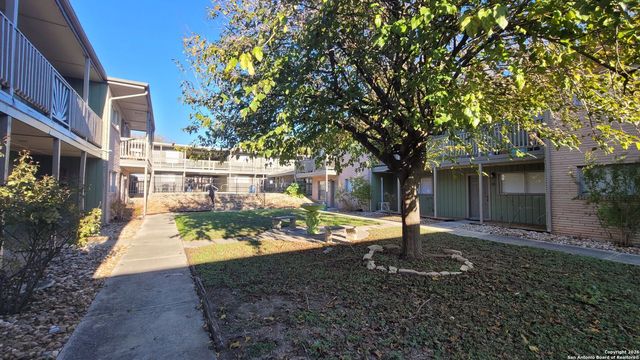 516 Gentleman Rd Apt 17, Balcones Heights, TX 78201