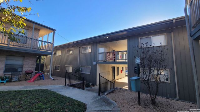 516 Gentleman Rd Apt 17, Balcones Heights, TX 78201