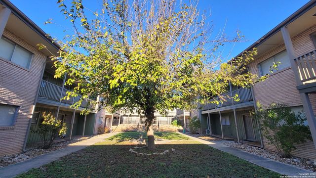 516 Gentleman Rd Apt 17, Balcones Heights, TX 78201