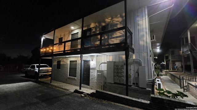 516 Gentleman Rd Apt 17, Balcones Heights, TX 78201