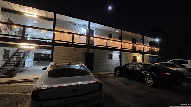 516 Gentleman Rd Apt 17, Balcones Heights, TX 78201