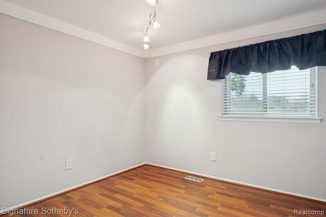 4254 Halkirk Drive, Waterford, MI 48329