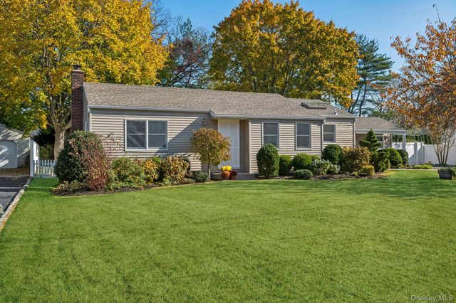 17 Ellington Drive, East Northport, NY 11731