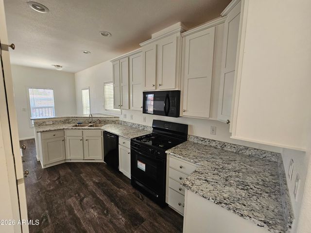 8421 E Apache Trail 18, Mesa, AZ 85207