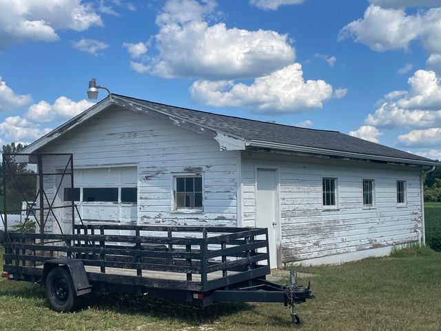 832 W Front Street, Burr Oak, MI 49030