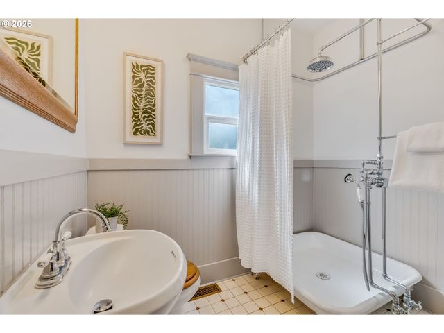 2212 KAUFFMAN Ave, Vancouver, WA 98660