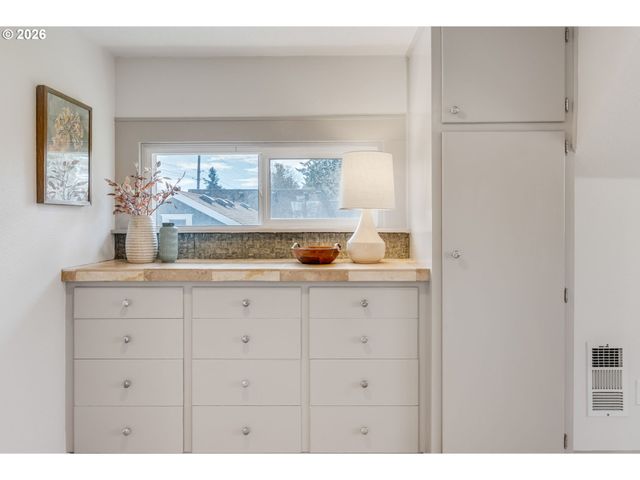 2212 KAUFFMAN Ave, Vancouver, WA 98660