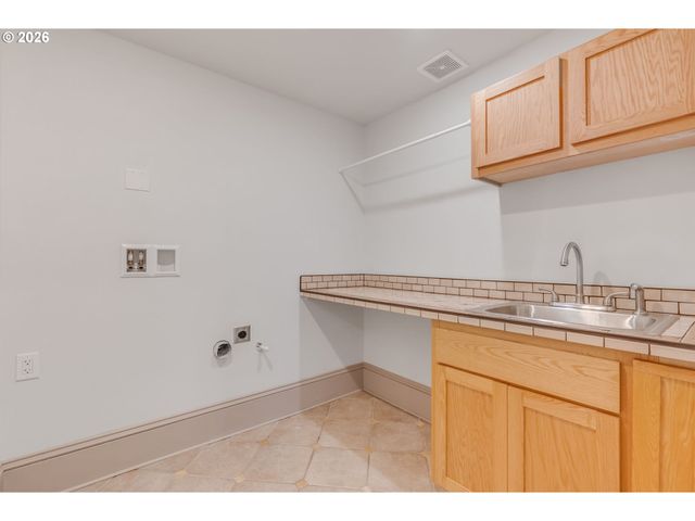 2212 KAUFFMAN Ave, Vancouver, WA 98660