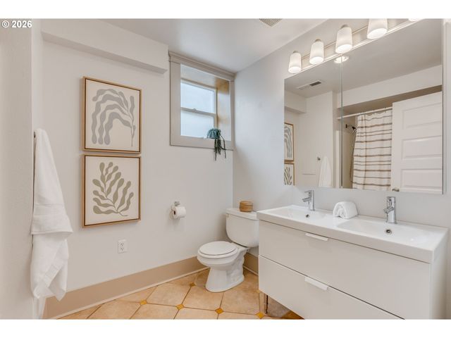 2212 KAUFFMAN Ave, Vancouver, WA 98660