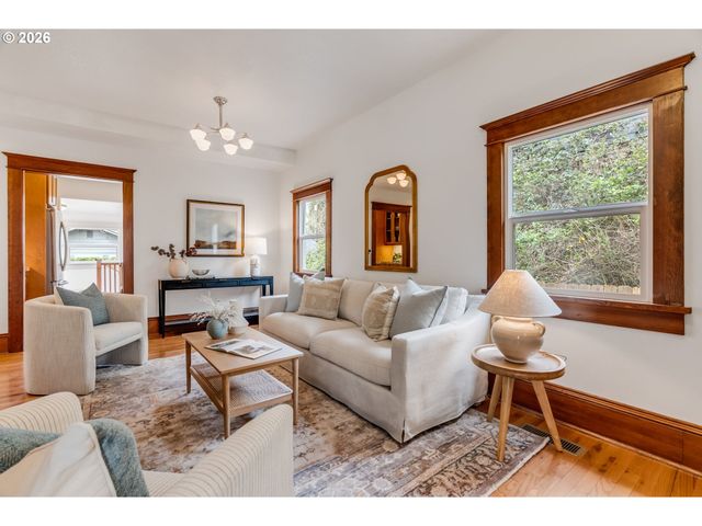 2212 KAUFFMAN Ave, Vancouver, WA 98660