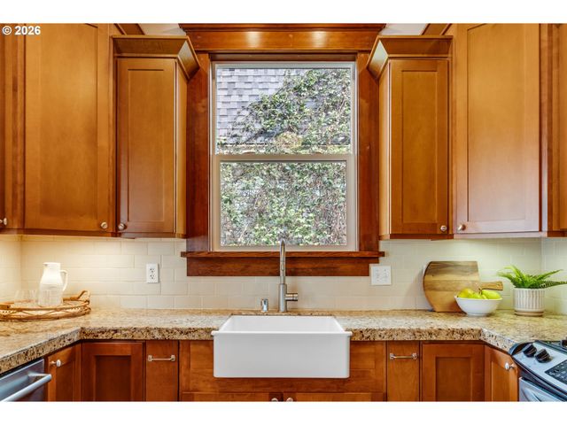 2212 KAUFFMAN Ave, Vancouver, WA 98660