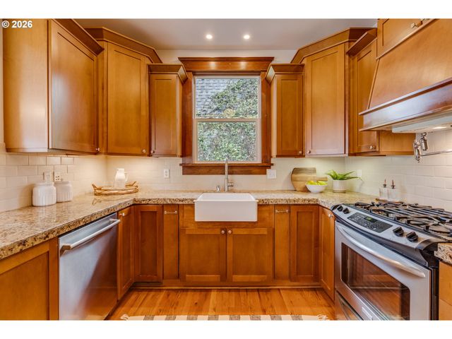 2212 KAUFFMAN Ave, Vancouver, WA 98660