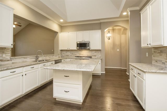 178 Brooksedge Court, The Woodlands, TX 77382