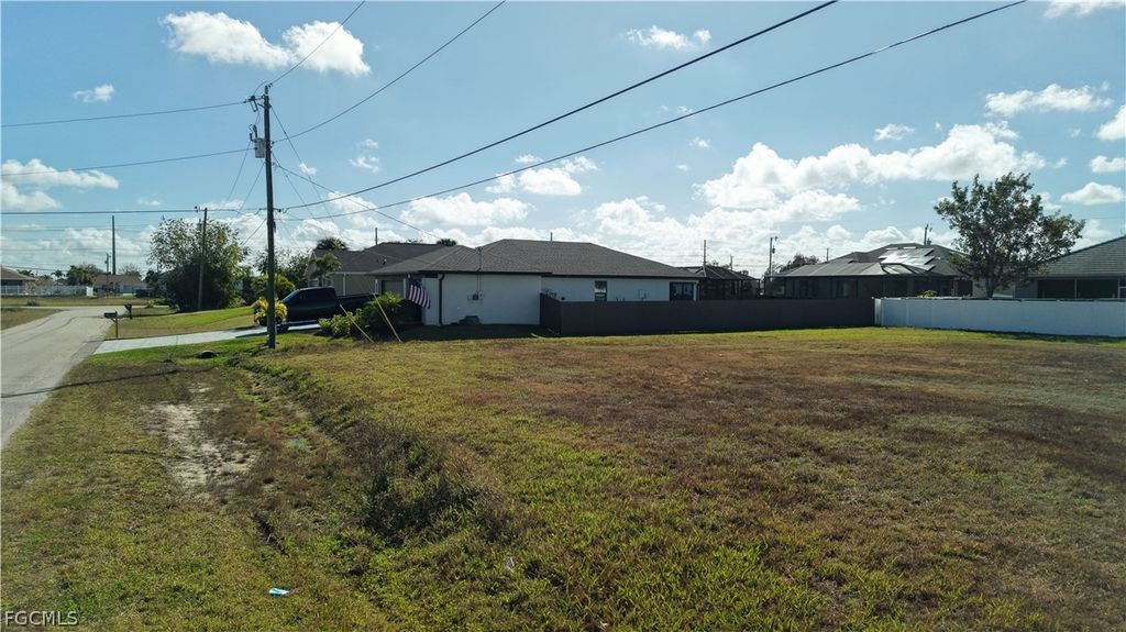2502 NW 1st ST, Cape Coral, FL 33993