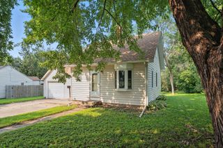 1427 Baxter Avenue N, Glencoe, MN 55336