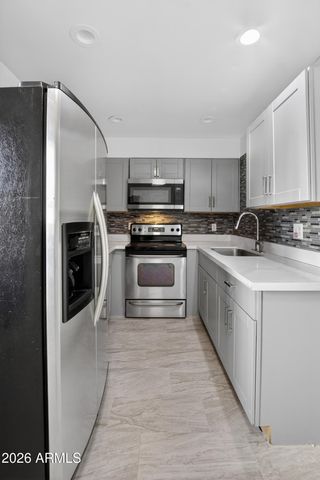 2925 N 38TH Street, Phoenix, AZ 85018