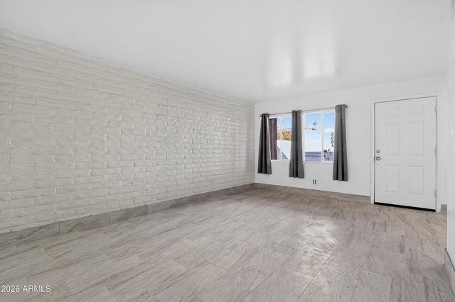 2925 N 38TH Street, Phoenix, AZ 85018