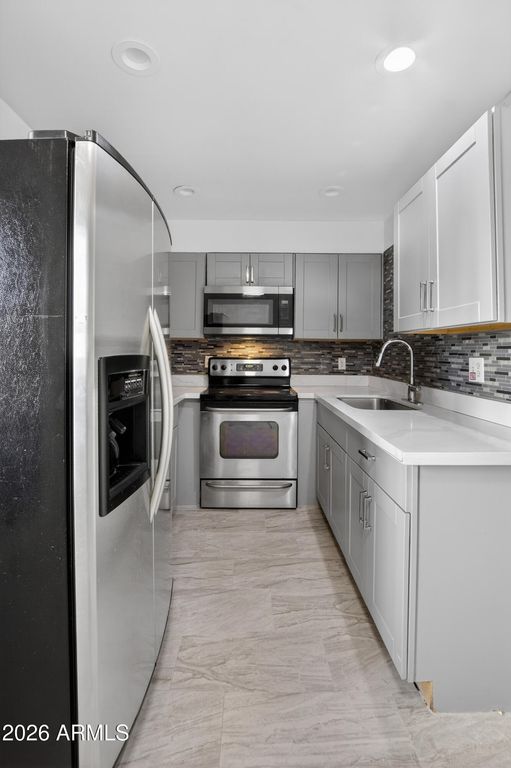 Image 12 of property listing at 2925 N 38TH Street, Phoenix, AZ 85018
