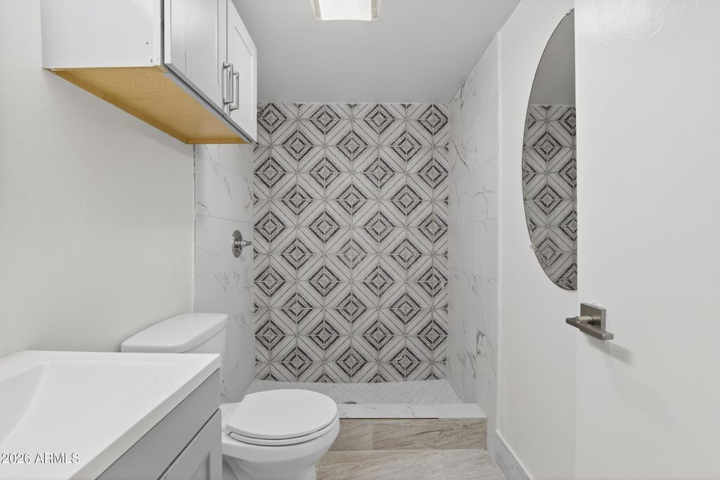 Image 26 of property listing at 2925 N 38TH Street, Phoenix, AZ 85018