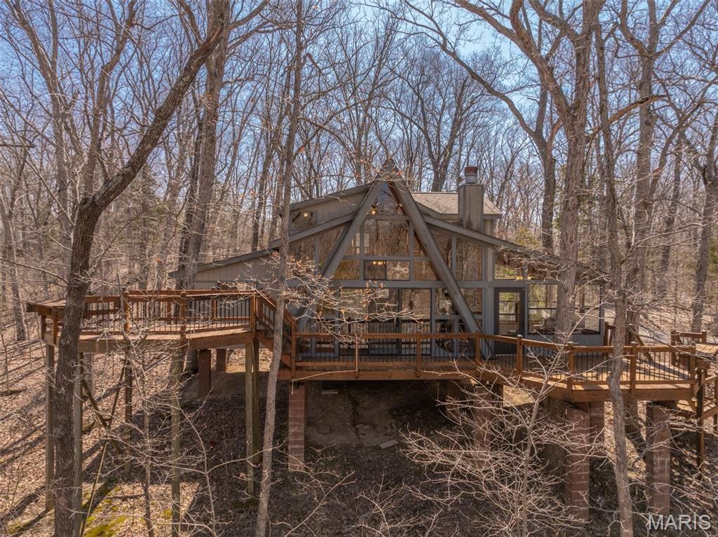 2442 Linden Point Drive, Innsbrook, MO 63390