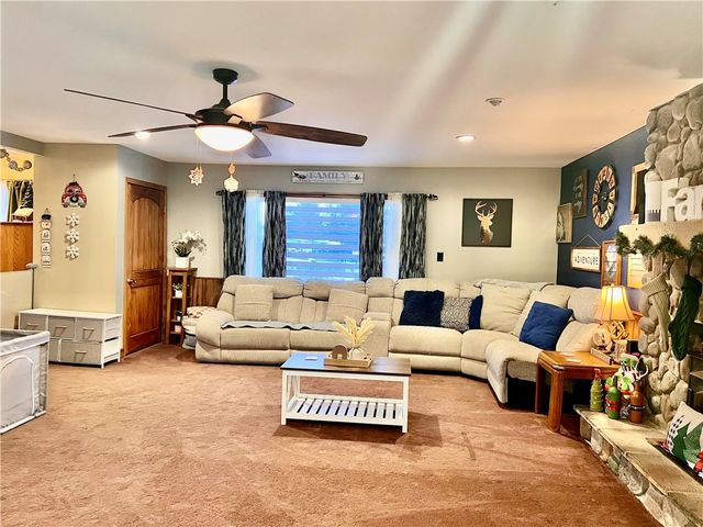 929 Mount Jackson Rd, North Beaver Twp, PA 16102