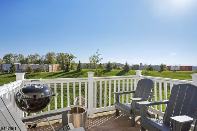 26 Colgate Dr, Morris Twp., NJ 07960
