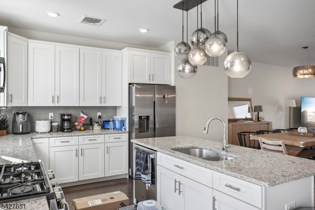 26 Colgate Dr, Morris Twp., NJ 07960