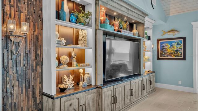 635 KEY ROYALE DRIVE, Holmes Beach, FL 34217