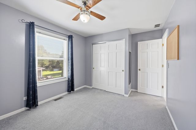 997 Village Road, Crystal Lake, IL 60014