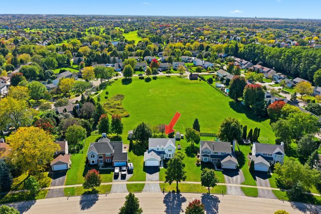 997 Village Road, Crystal Lake, IL 60014