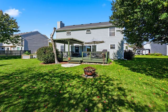 997 Village Road, Crystal Lake, IL 60014