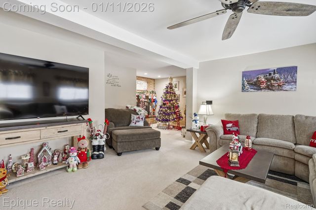 1422 E Barnes Lake Road, Deerfield Township, MI 48421