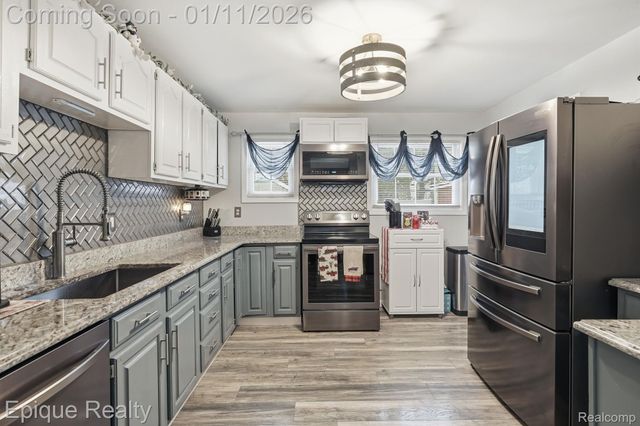 1422 E Barnes Lake Road, Deerfield Township, MI 48421