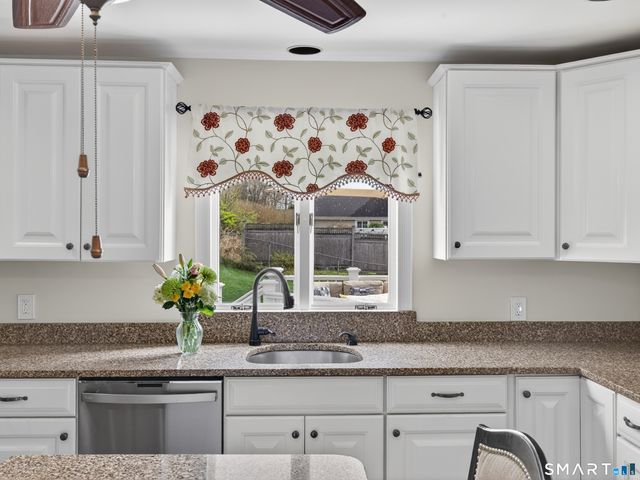 16 School Street, Stonington, CT 06355