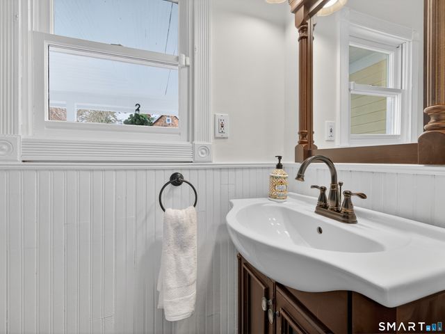 16 School Street, Stonington, CT 06355