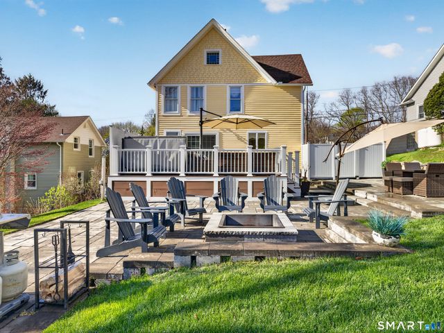 16 School Street, Stonington, CT 06355