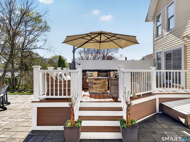 16 School Street, Stonington, CT 06355
