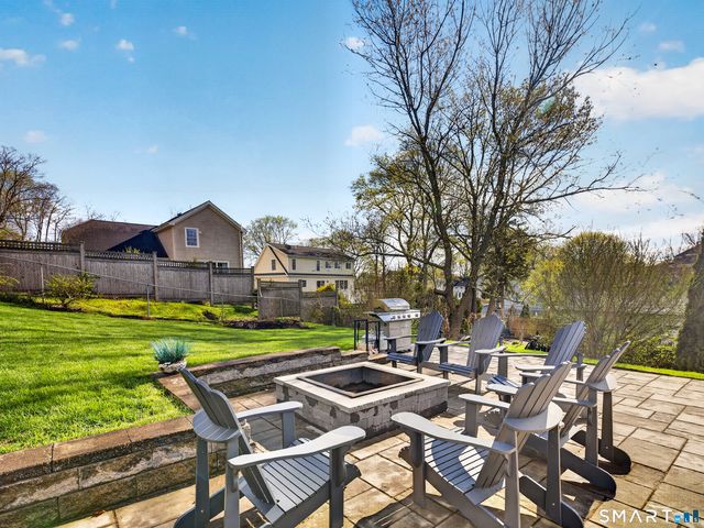 16 School Street, Stonington, CT 06355