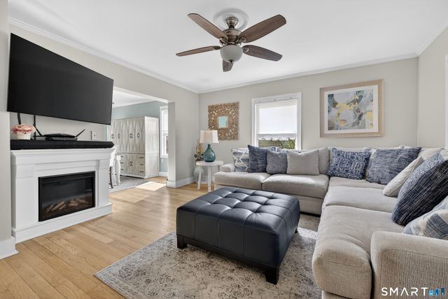 16 School Street, Stonington, CT 06355