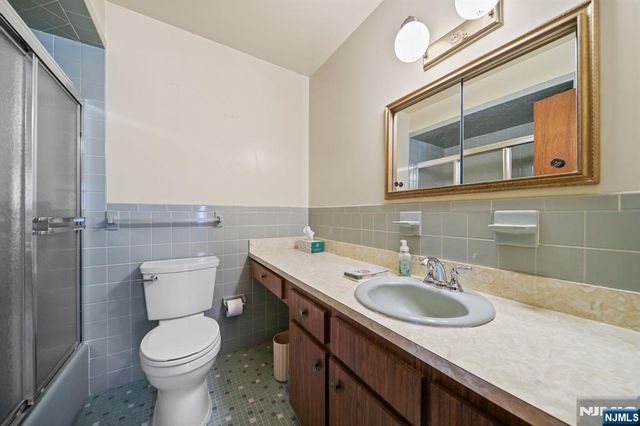 410 White Avenue, Northvale, NJ 07647