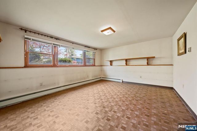 410 White Avenue, Northvale, NJ 07647