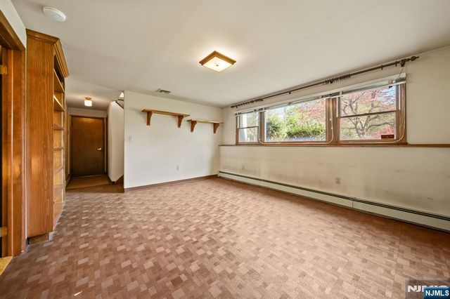 410 White Avenue, Northvale, NJ 07647