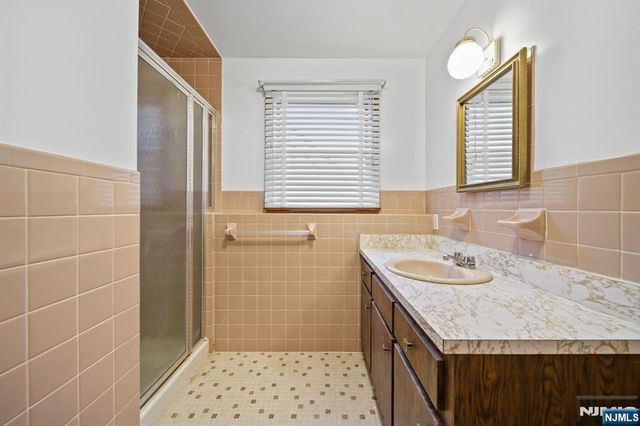 410 White Avenue, Northvale, NJ 07647