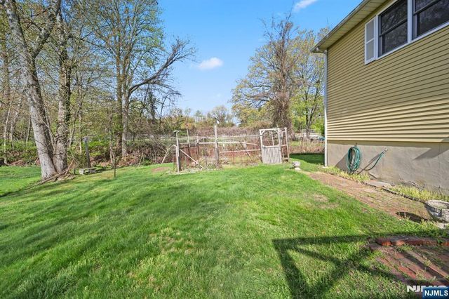 410 White Avenue, Northvale, NJ 07647