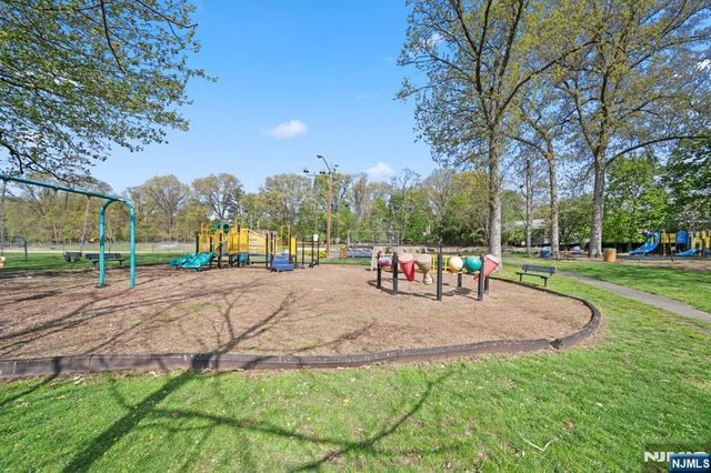 410 White Avenue, Northvale, NJ 07647