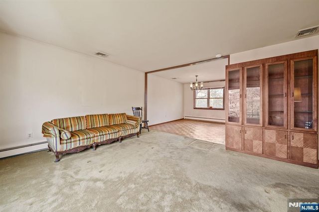 410 White Avenue, Northvale, NJ 07647